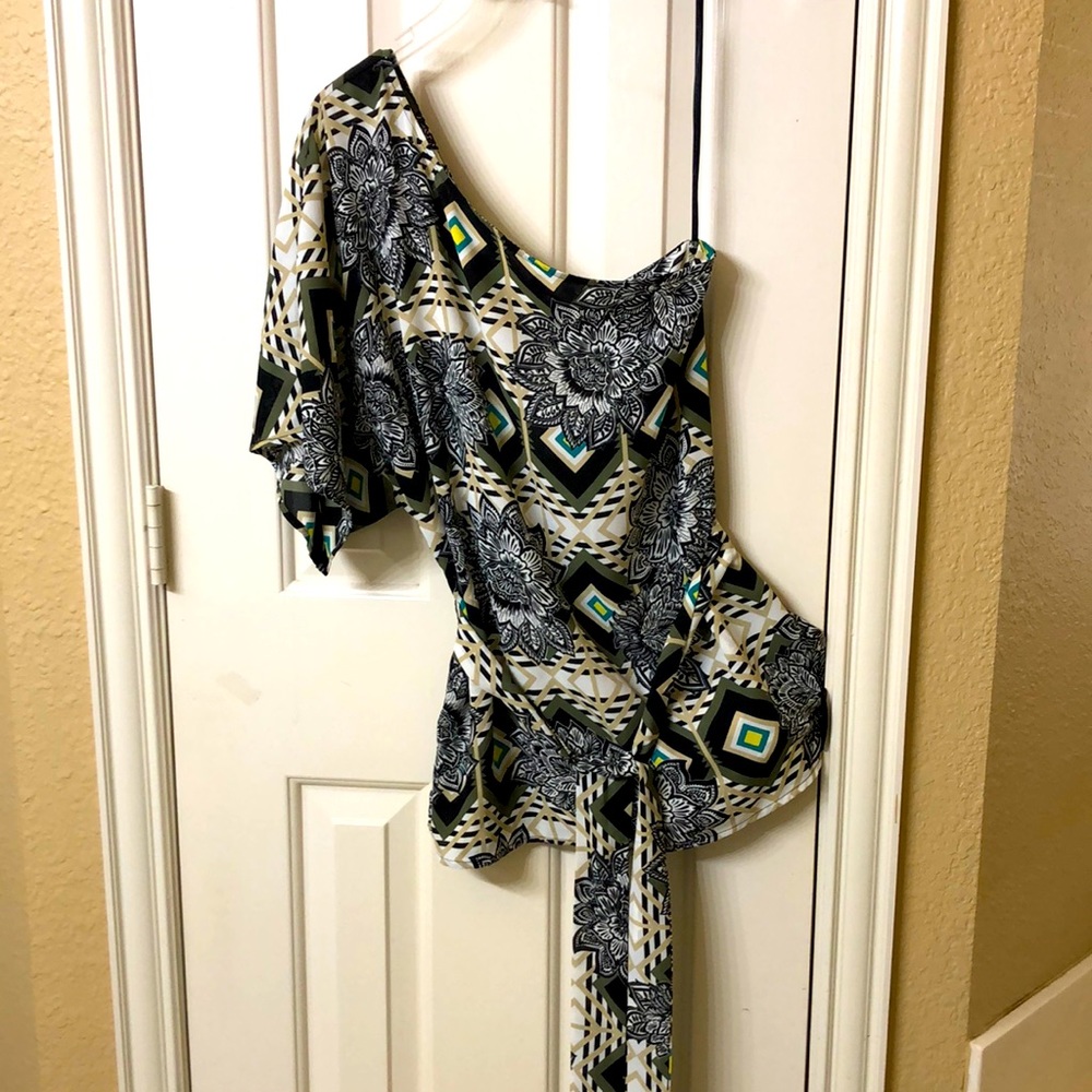 One shoulder top with belt
